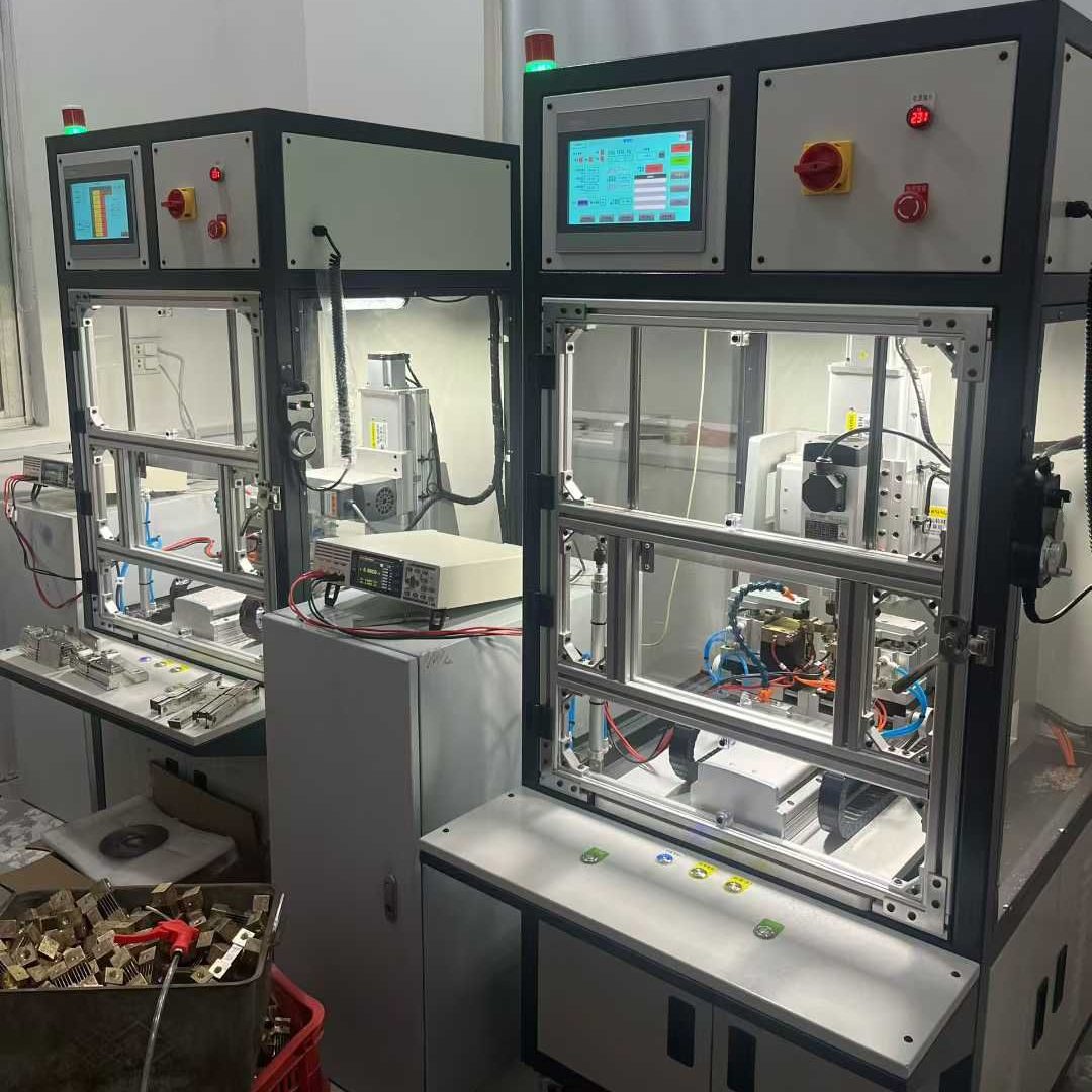 High-precision tester for DC shunt, showcasing digital readout and control settings.